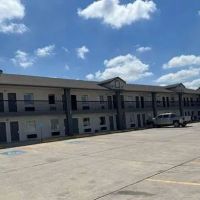 Days Inn by Wyndham Morgan's Wonderland / IH-35 N ico