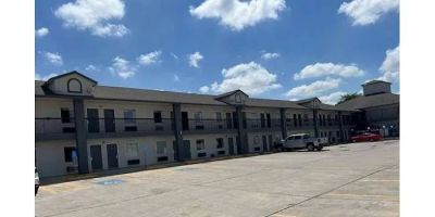Days Inn by Wyndham Morgan's Wonderland / IH-35 N