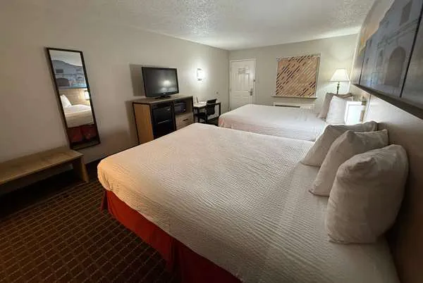 Days Inn by Wyndham Morgan's Wonderland / IH-35 N 5
