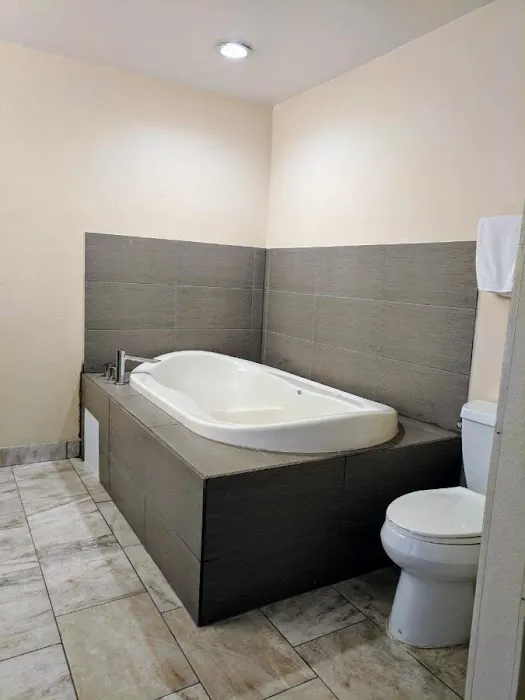 Days Inn by Wyndham Morgan's Wonderland / IH-35 N 5