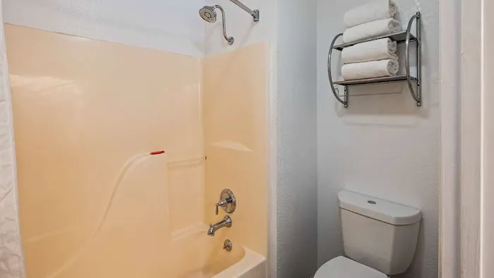 SureStay Plus by Best Western San Antonio Airport 5