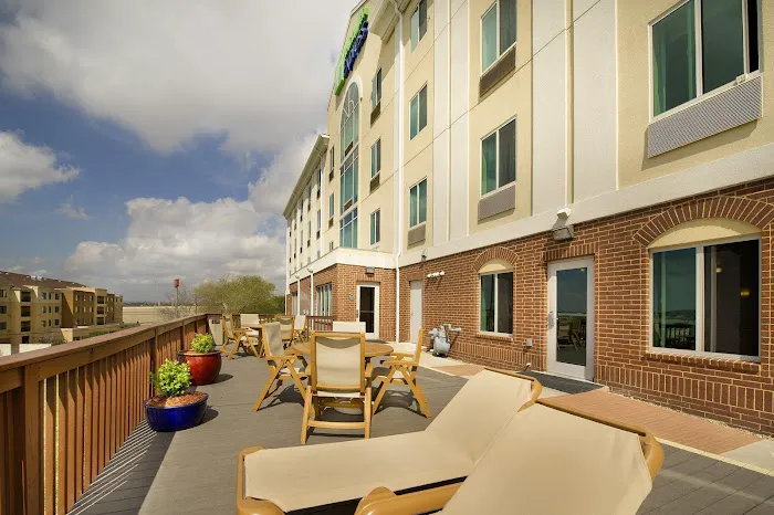 Holiday Inn Express & Suites San Antonio West-Seaworld Area by IHG 5