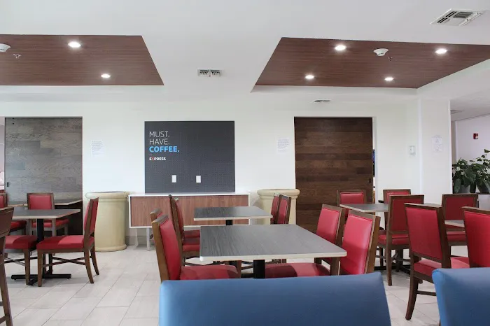 Holiday Inn Express & Suites San Antonio West-Seaworld Area by IHG 5