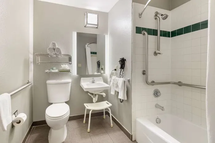 Best Western near Lackland AFB/SeaWorld 5