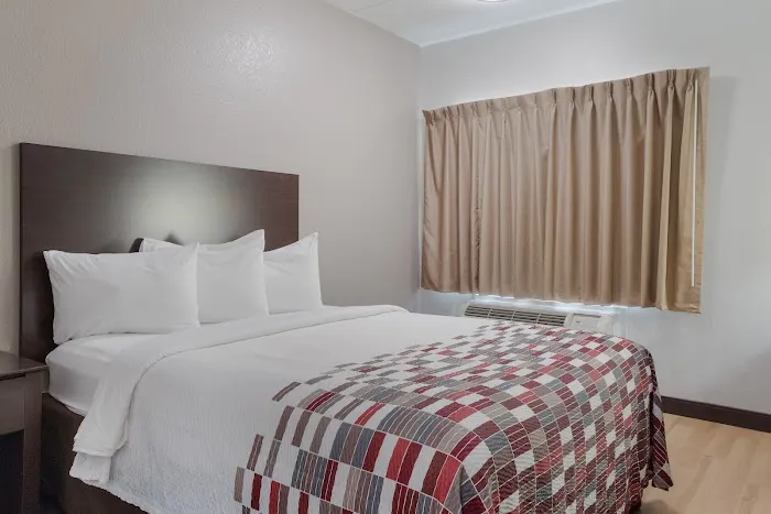 Red Roof Inn San Antonio - SeaWorld/Northwest 5