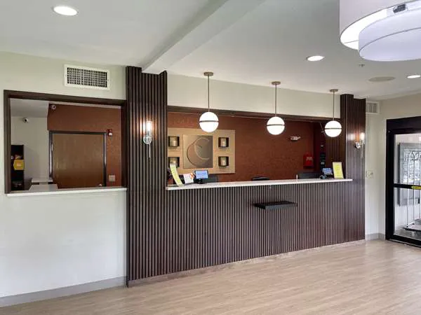 Comfort Suites Near Seaworld 5