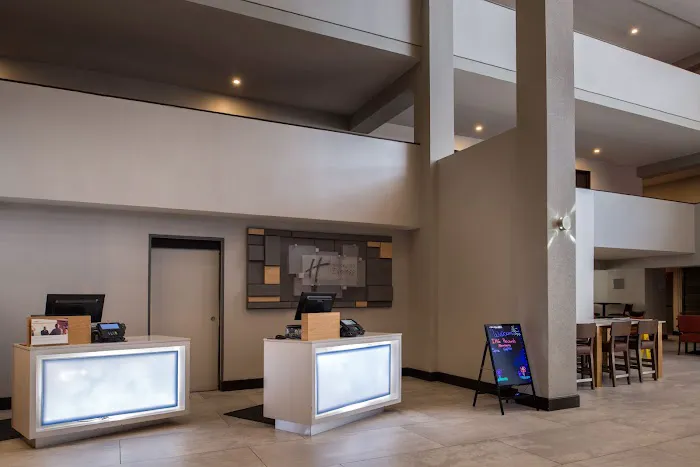 Holiday Inn Express & Suites San Antonio Medical-Six Flags by IHG 5