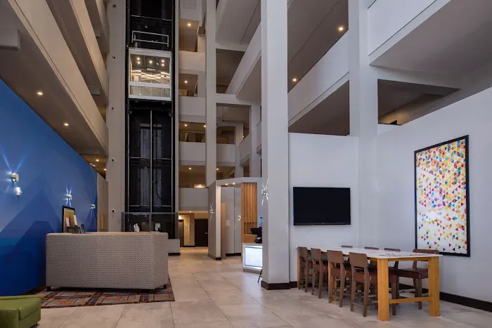 Holiday Inn Express & Suites San Antonio Medical-Six Flags by IHG 5