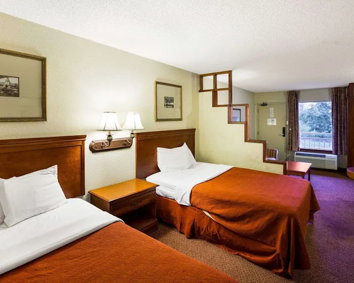 Rodeway Inn & Suites South of Fiesta Park 5