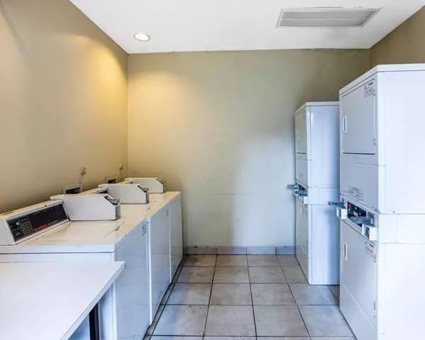 Rodeway Inn & Suites South of Fiesta Park 5