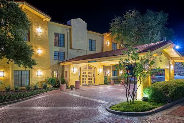 La Quinta Inn by Wyndham San Antonio I-35 N at Toepperwein 5