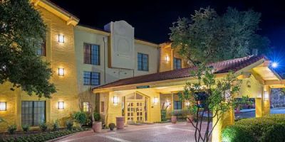 La Quinta Inn by Wyndham San Antonio I-35 N at Toepperwein