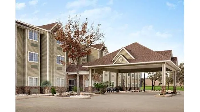 Super 8 by Wyndham San Antonio Airport North 5