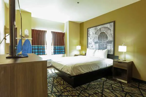 Super 8 by Wyndham San Antonio Airport North 5