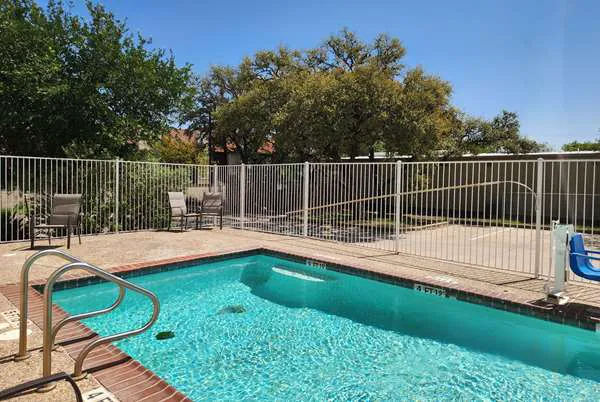 Baymont by Wyndham San Antonio Airport 5