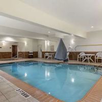 Comfort Suites Medical Center near Six Flags ico