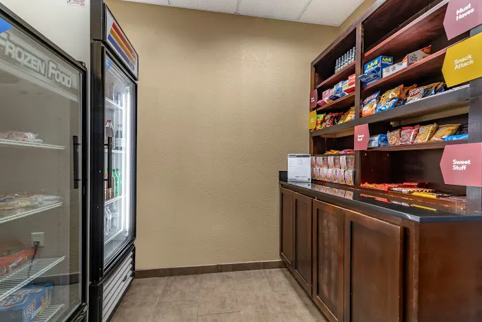 Comfort Suites Medical Center near Six Flags 5