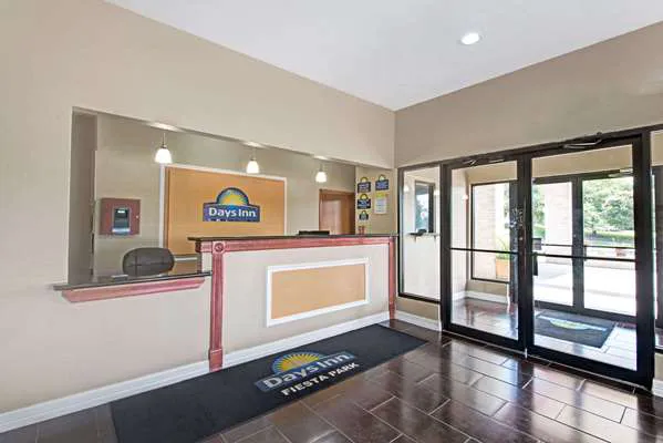 Days Inn by Wyndham San Antonio Near Fiesta Park 5