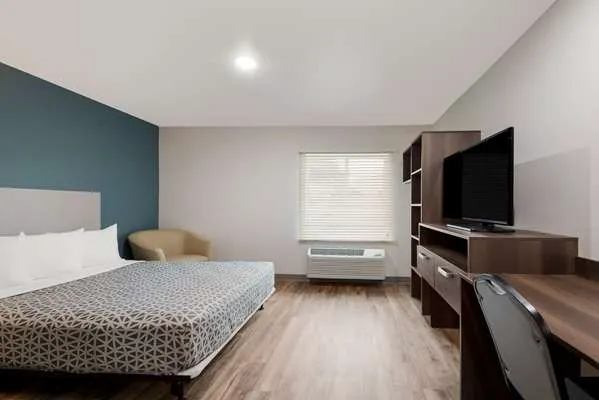 WoodSpring Suites San Antonio UTSA - Medical Center 5