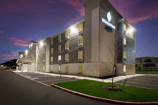 WoodSpring Suites San Antonio UTSA - Medical Center 5