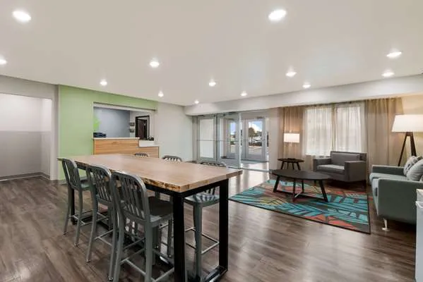 WoodSpring Suites San Antonio UTSA - Medical Center 5