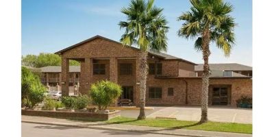 Super 8 by Wyndham Universal City