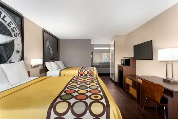 Super 8 by Wyndham Universal City 5