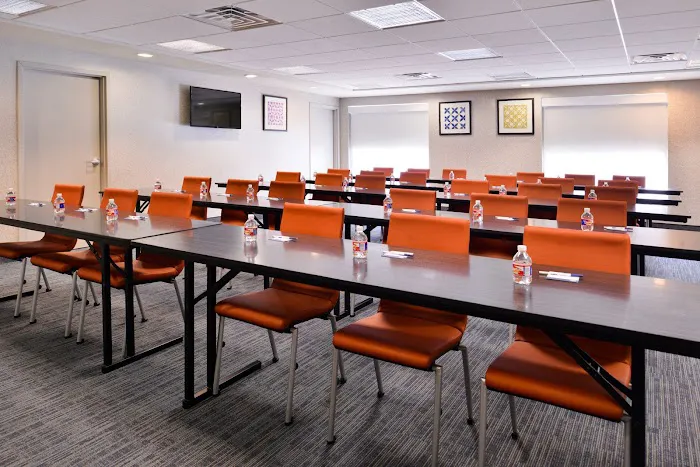 Holiday Inn Express & Suites Selma by IHG 5