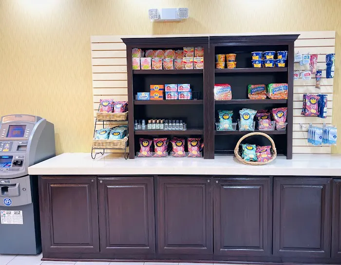 Quality Inn & Suites Airport North - Stone Oak 4