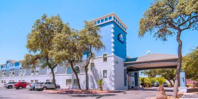 Days Inn & Suites by Wyndham San Antonio North/Stone Oak
