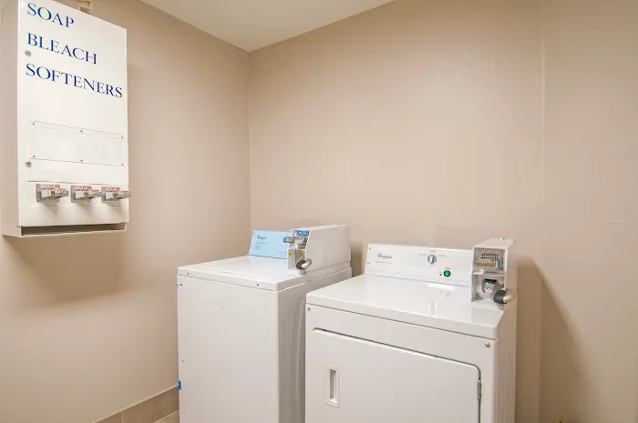 Days Inn & Suites by Wyndham San Antonio North/Stone Oak 4