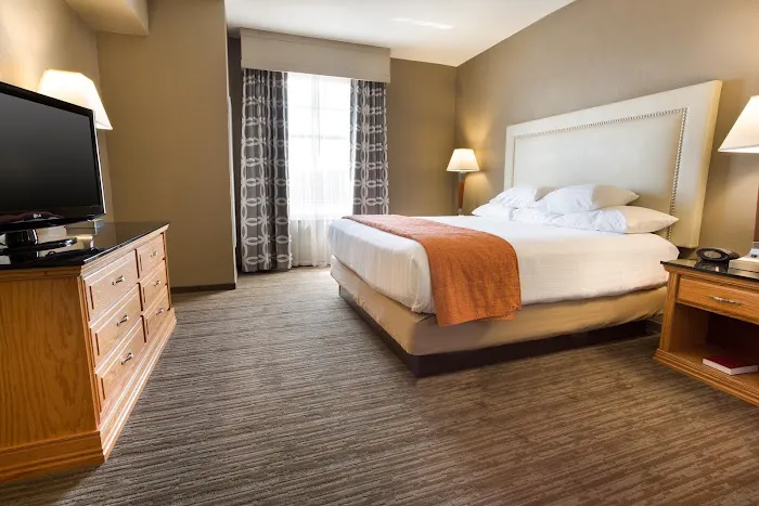 Drury Inn & Suites San Antonio North Stone Oak 5
