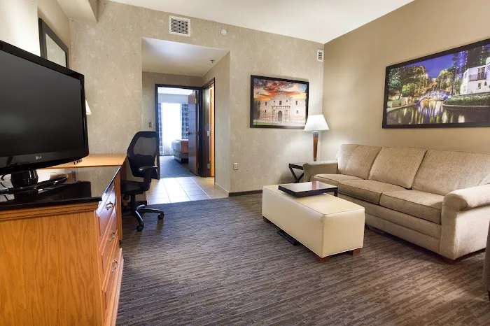 Drury Inn & Suites San Antonio North Stone Oak 5