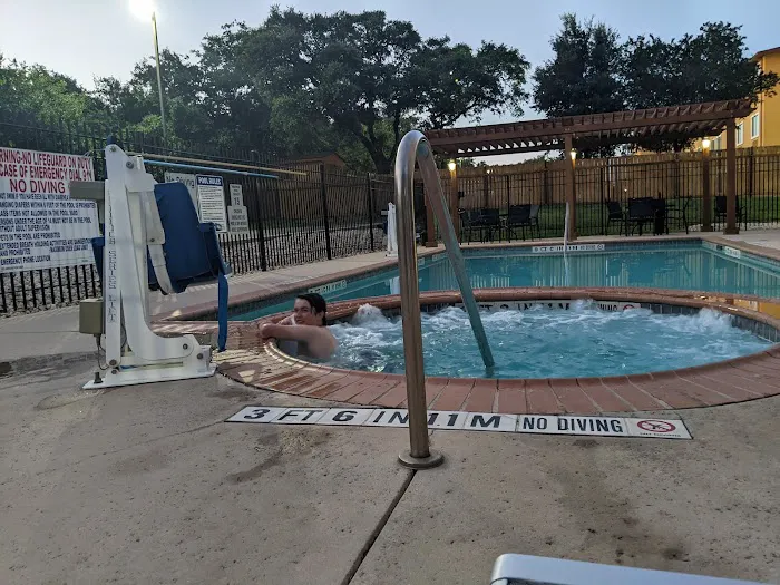 La Quinta Inn & Suites by Wyndham San Antonio Northwest 5