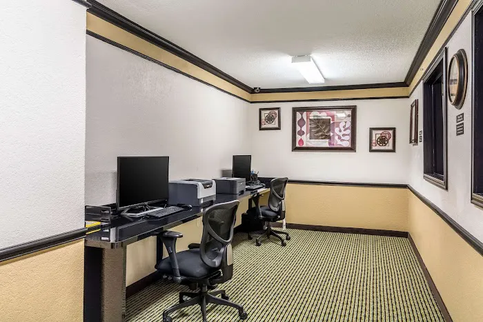 Quality Inn & Suites SeaWorld North 5