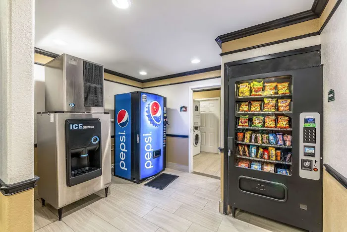 Quality Inn & Suites SeaWorld North 5