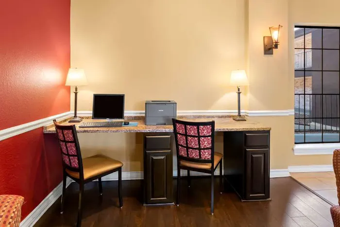 SureStay Plus by Best Western San Antonio Fiesta Inn 4