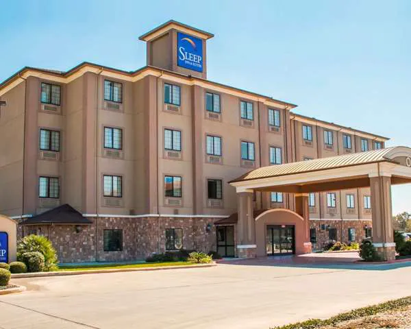 Sleep Inn & Suites at Six Flags 4