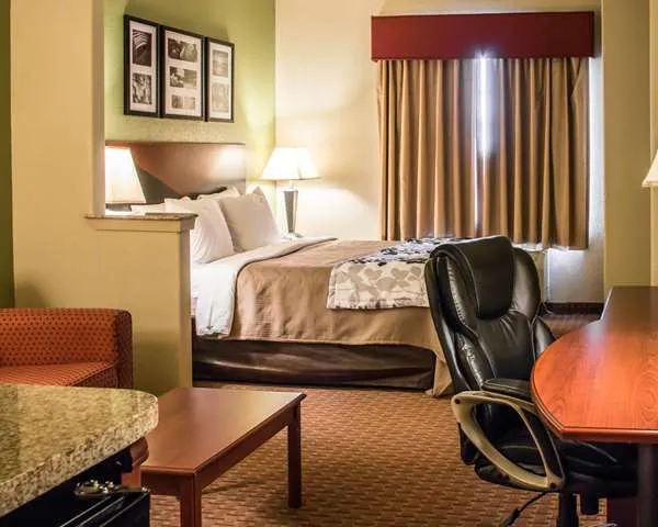 Sleep Inn & Suites at Six Flags 4
