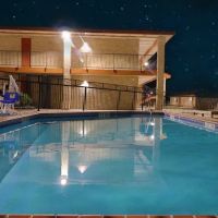 University Inn & Suites San Antonio ico