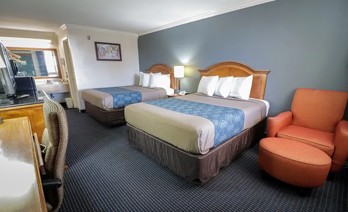 University Inn & Suites San Antonio 4