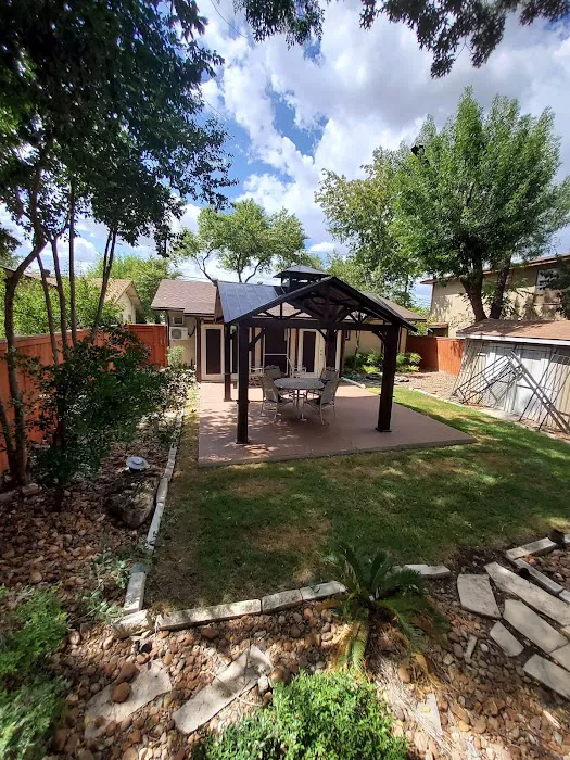 Texas Cottage Family Pit Pad (SHORT TERM RENTALS) 5