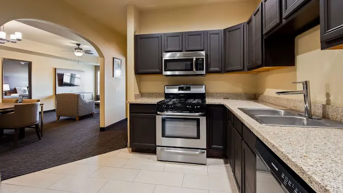 Best Western Plus Hill Country Suites 5