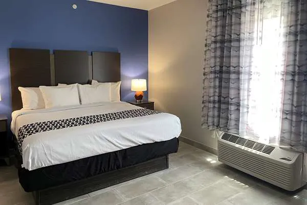 La Quinta Inn & Suites by Wyndham Schertz 5