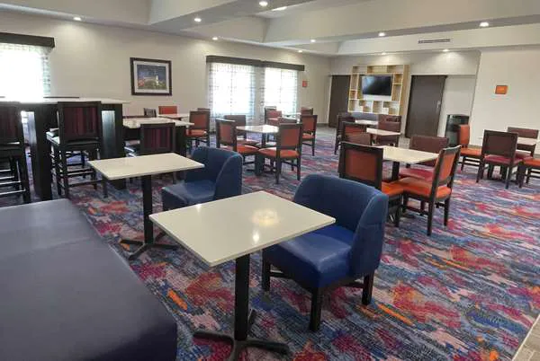 La Quinta Inn & Suites by Wyndham Schertz 5