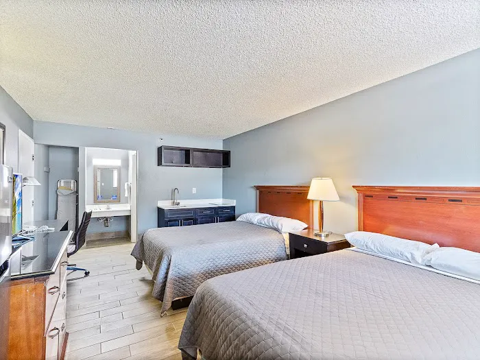 HillView Inn 5