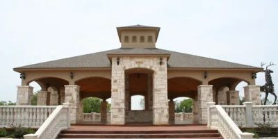 Onyx Living LLC