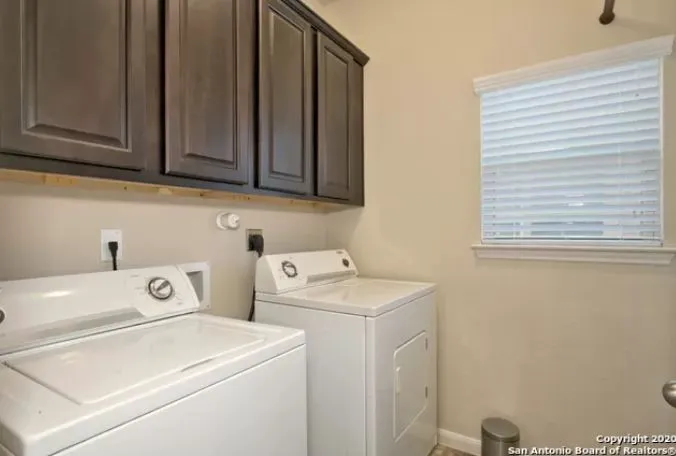 Onyx Living LLC 5