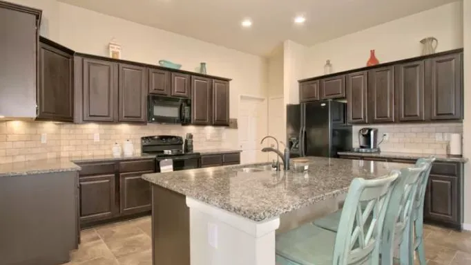 Onyx Living LLC 5