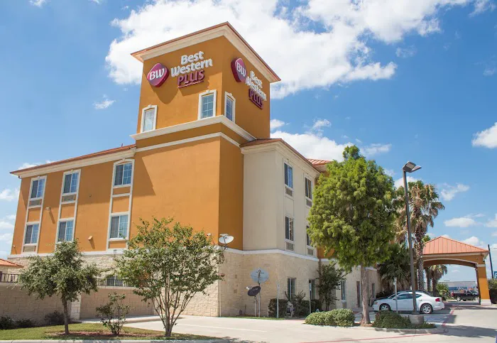Best Western Plus San Antonio East Inn & Suites 5